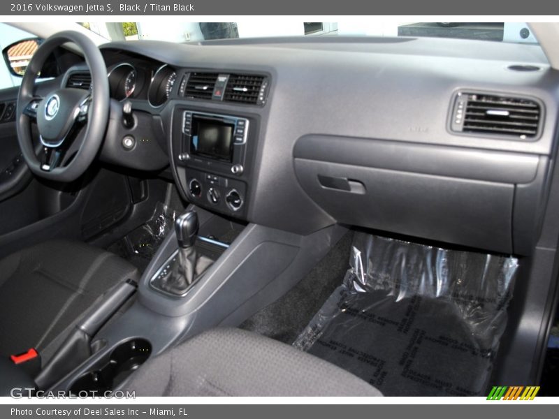 Black / Titan Black 2016 Volkswagen Jetta S