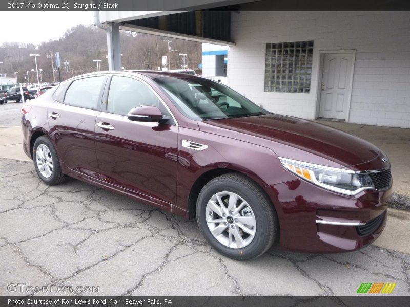 Front 3/4 View of 2017 Optima LX