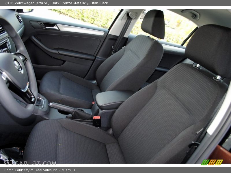 Front Seat of 2016 Jetta SE