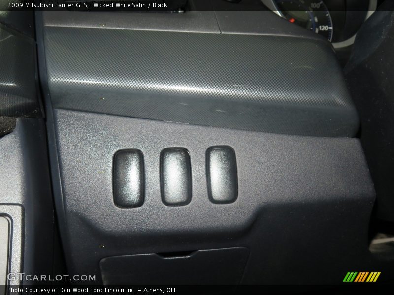 Wicked White Satin / Black 2009 Mitsubishi Lancer GTS
