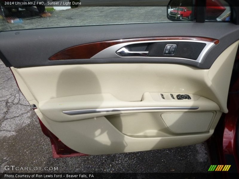 Sunset / Light Dune 2014 Lincoln MKZ FWD
