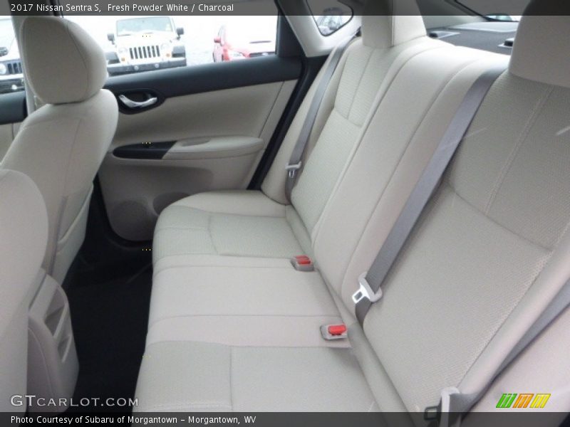 Fresh Powder White / Charcoal 2017 Nissan Sentra S