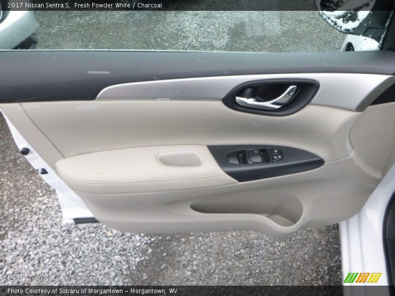 Fresh Powder White / Charcoal 2017 Nissan Sentra S