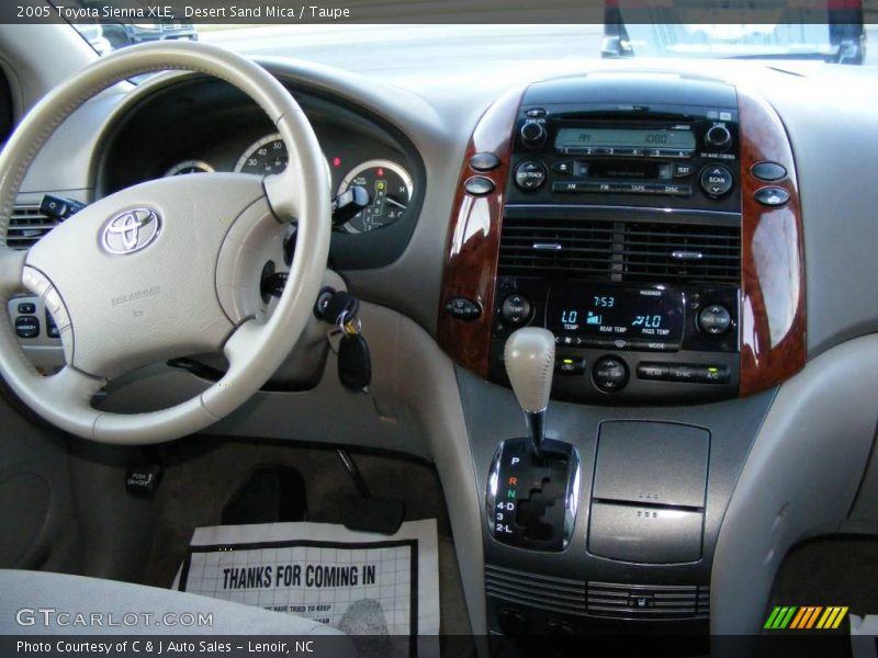 Desert Sand Mica / Taupe 2005 Toyota Sienna XLE