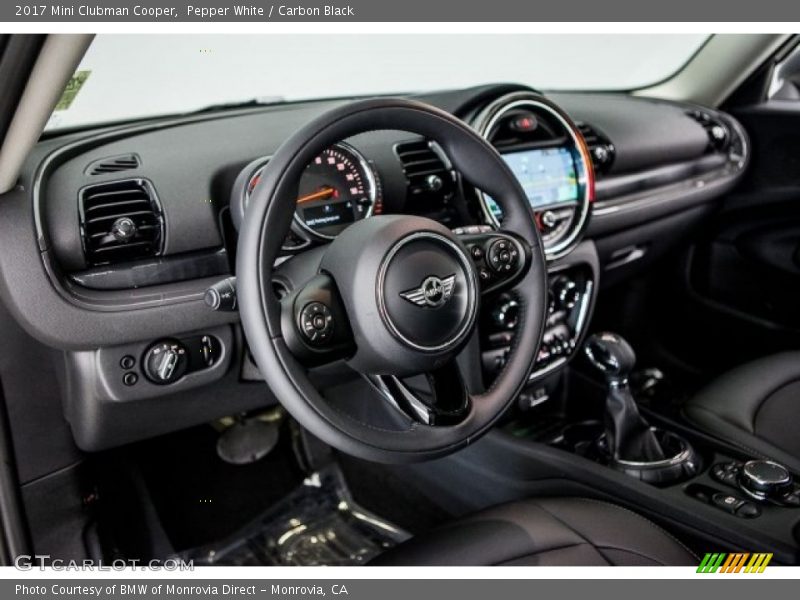 Pepper White / Carbon Black 2017 Mini Clubman Cooper