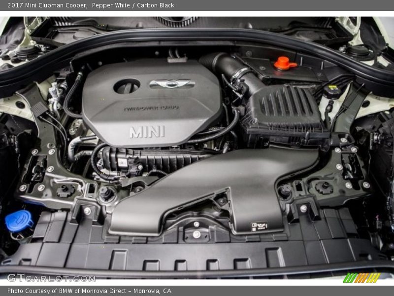 Pepper White / Carbon Black 2017 Mini Clubman Cooper