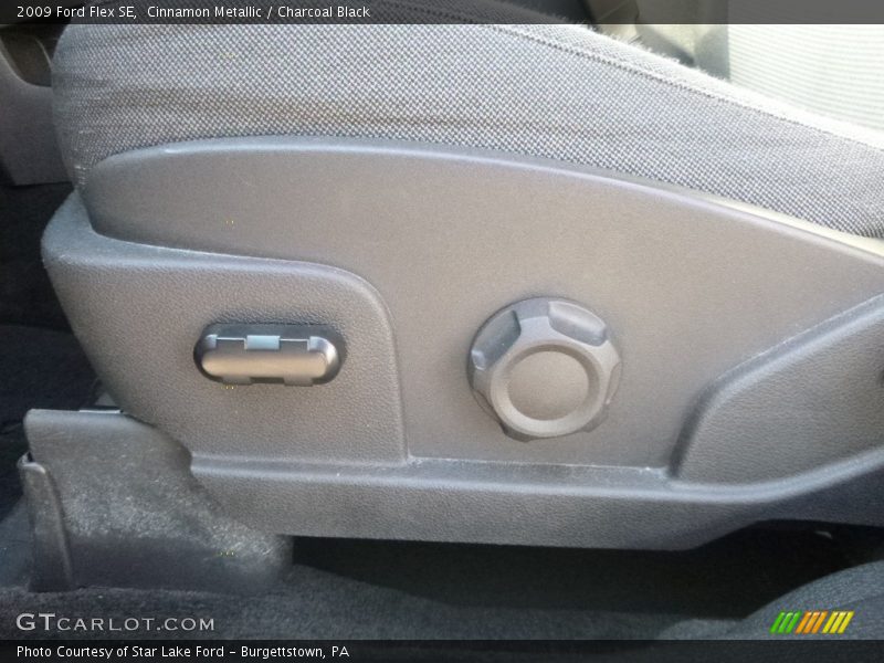 Cinnamon Metallic / Charcoal Black 2009 Ford Flex SE