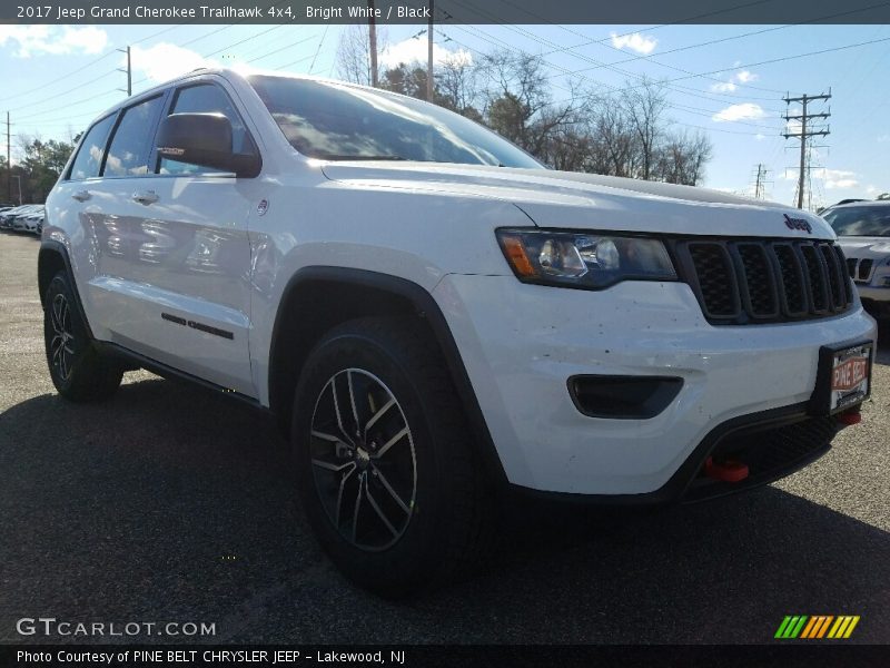 Bright White / Black 2017 Jeep Grand Cherokee Trailhawk 4x4
