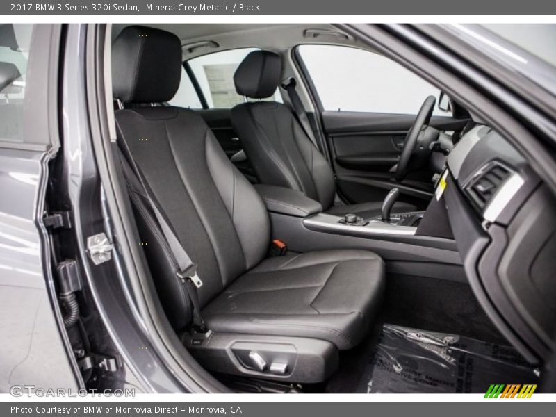 Mineral Grey Metallic / Black 2017 BMW 3 Series 320i Sedan