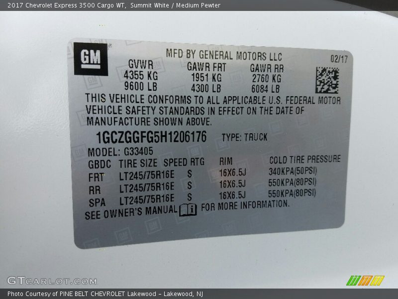 Summit White / Medium Pewter 2017 Chevrolet Express 3500 Cargo WT
