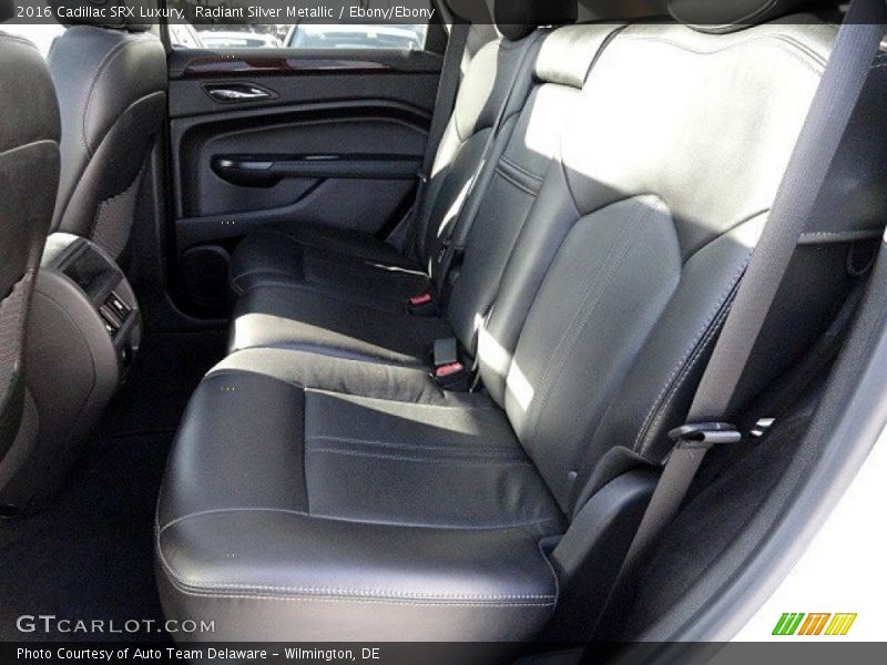Radiant Silver Metallic / Ebony/Ebony 2016 Cadillac SRX Luxury