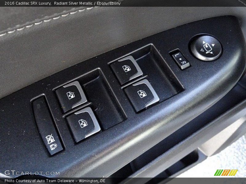 Radiant Silver Metallic / Ebony/Ebony 2016 Cadillac SRX Luxury