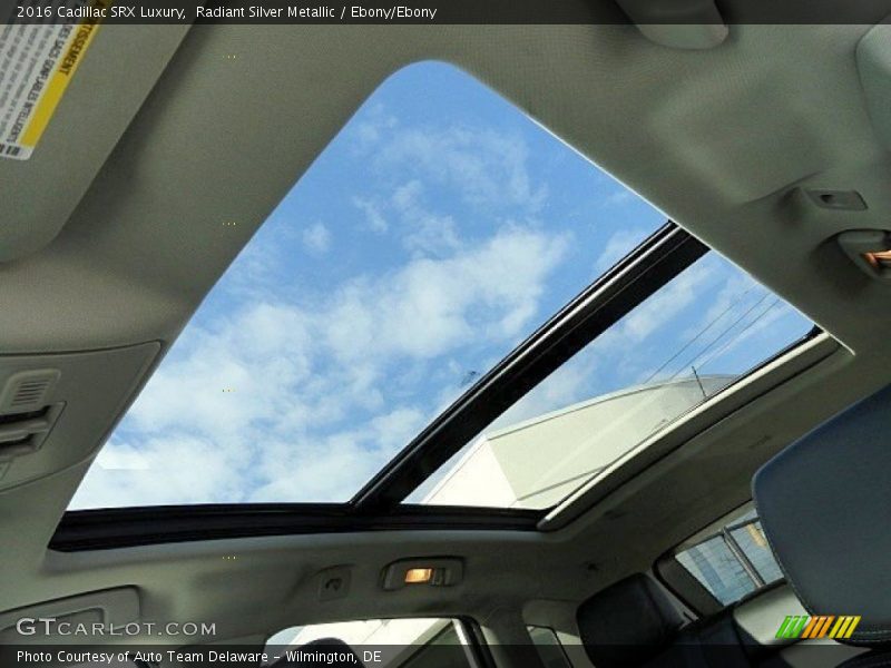 Radiant Silver Metallic / Ebony/Ebony 2016 Cadillac SRX Luxury