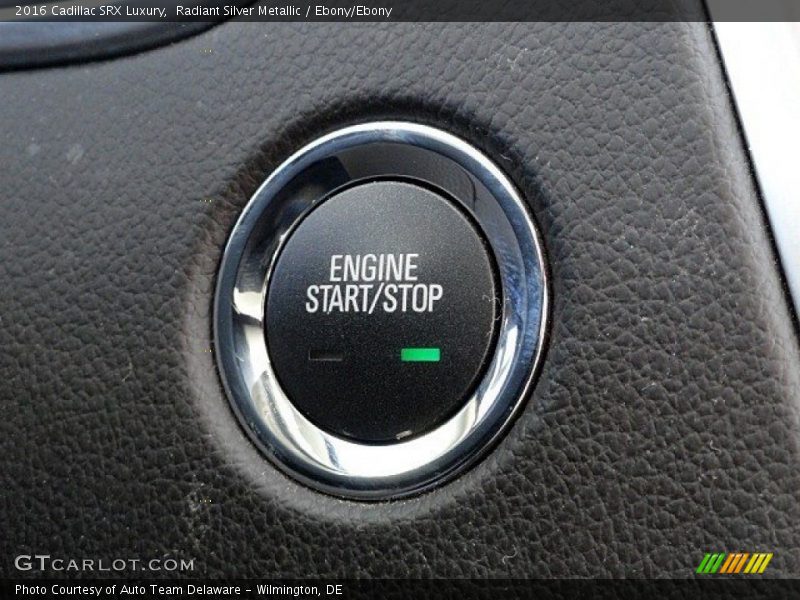 Radiant Silver Metallic / Ebony/Ebony 2016 Cadillac SRX Luxury