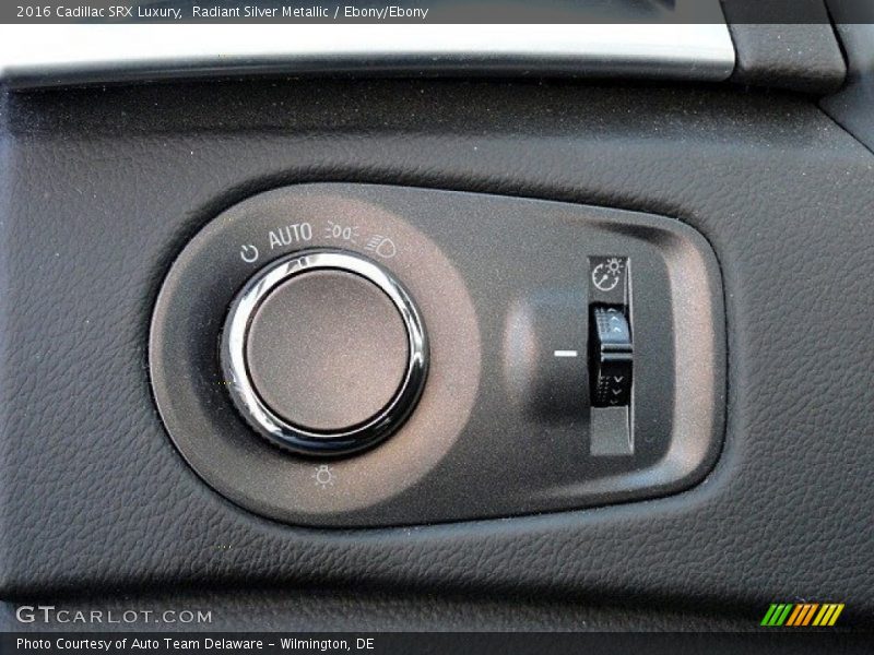 Radiant Silver Metallic / Ebony/Ebony 2016 Cadillac SRX Luxury