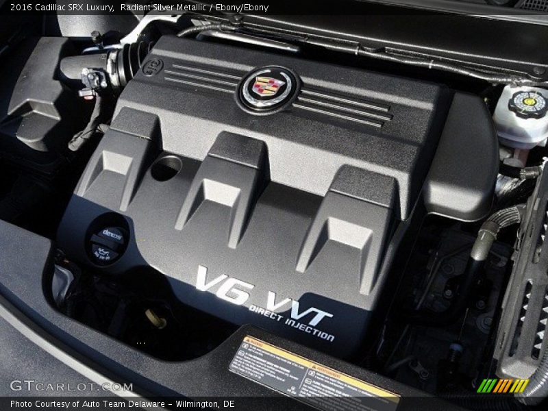 Radiant Silver Metallic / Ebony/Ebony 2016 Cadillac SRX Luxury