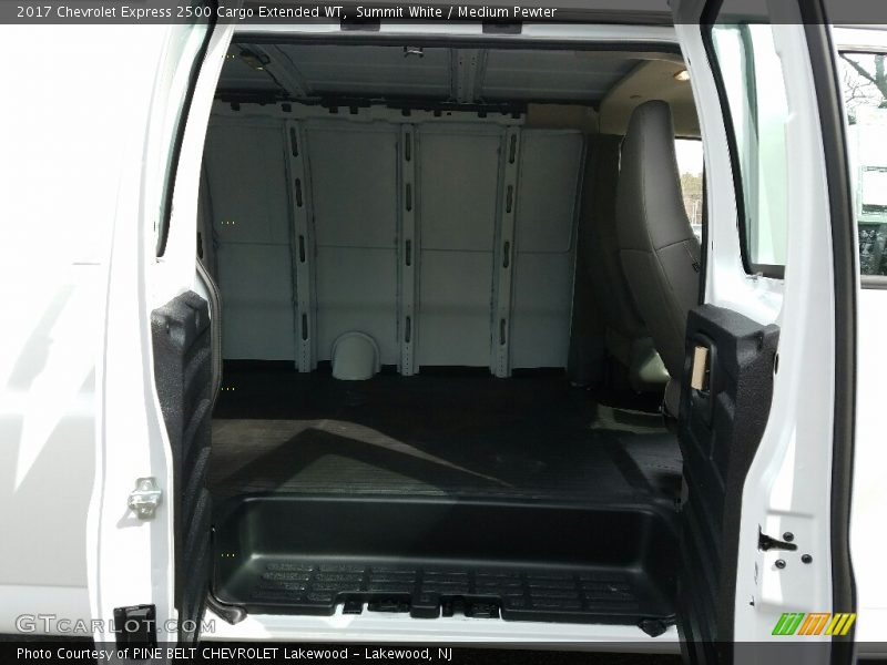 Summit White / Medium Pewter 2017 Chevrolet Express 2500 Cargo Extended WT