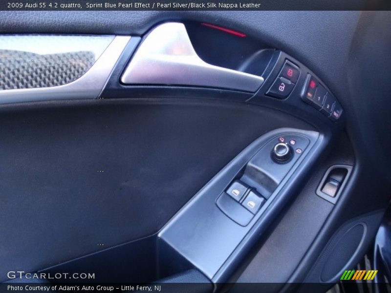 Sprint Blue Pearl Effect / Pearl Silver/Black Silk Nappa Leather 2009 Audi S5 4.2 quattro