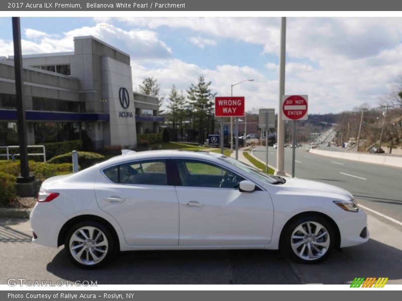 Bellanova White Pearl / Parchment 2017 Acura ILX Premium