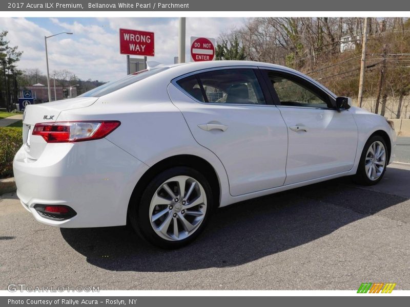 Bellanova White Pearl / Parchment 2017 Acura ILX Premium