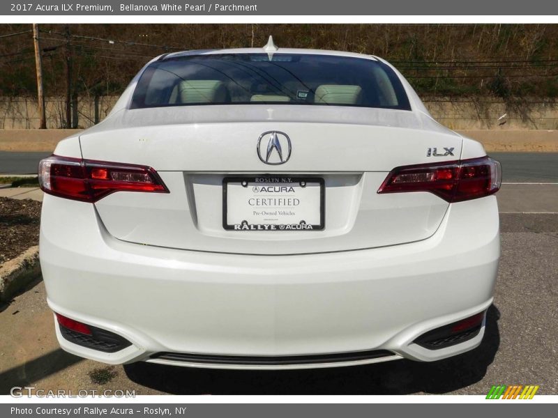 Bellanova White Pearl / Parchment 2017 Acura ILX Premium