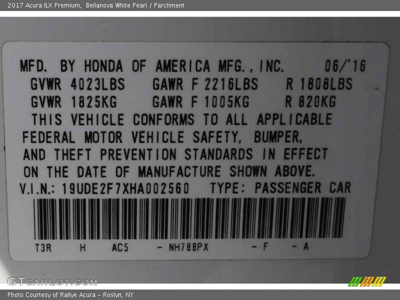 Bellanova White Pearl / Parchment 2017 Acura ILX Premium