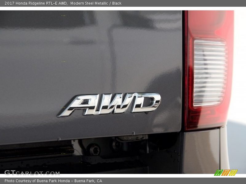 Modern Steel Metallic / Black 2017 Honda Ridgeline RTL-E AWD