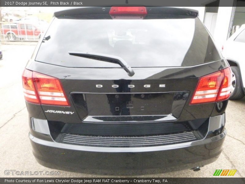Pitch Black / Black 2017 Dodge Journey SE