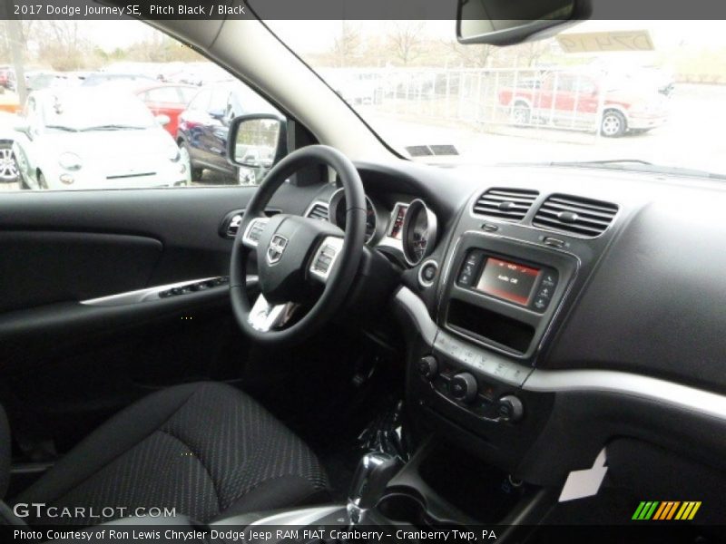 Pitch Black / Black 2017 Dodge Journey SE