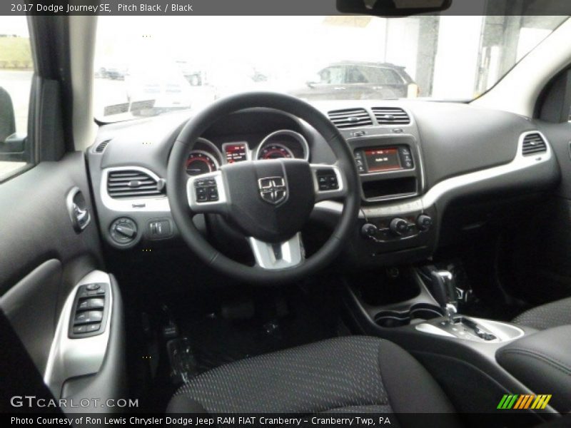 Pitch Black / Black 2017 Dodge Journey SE