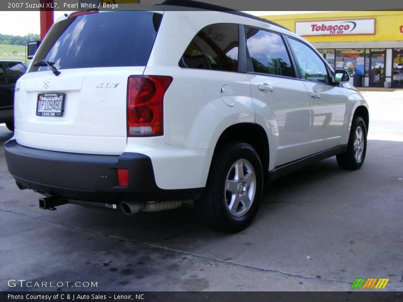 Pearl White / Beige 2007 Suzuki XL7