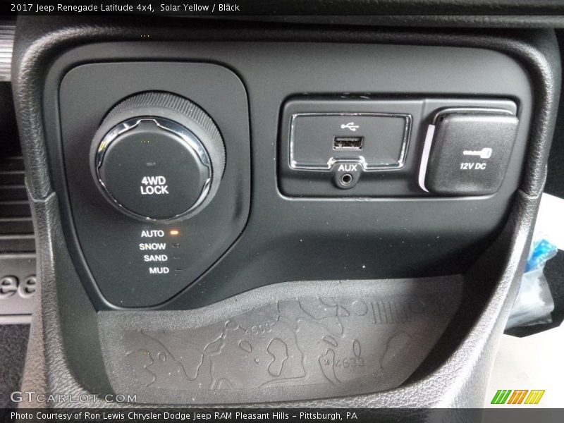 Solar Yellow / Black 2017 Jeep Renegade Latitude 4x4