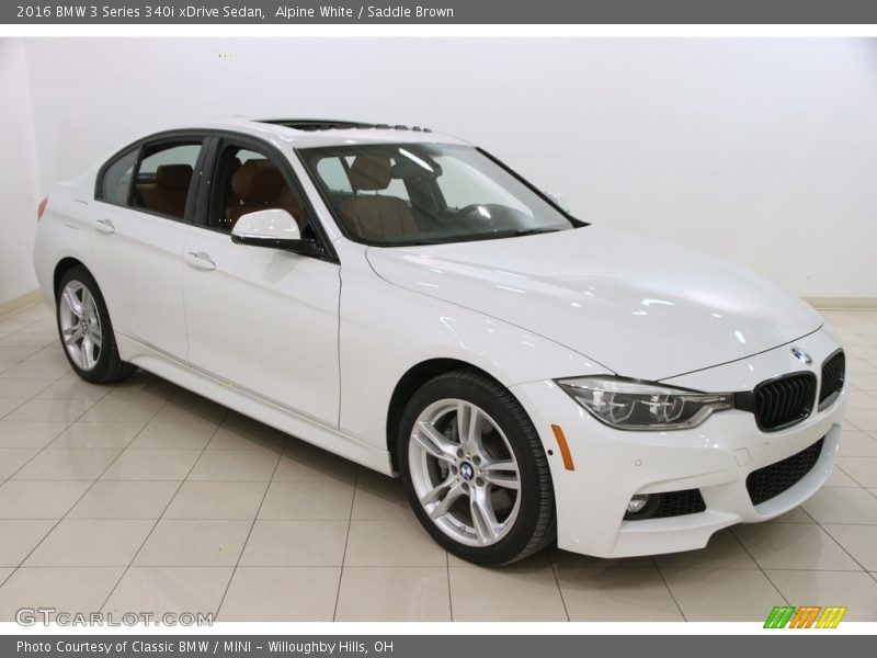 Front 3/4 View of 2016 3 Series 340i xDrive Sedan