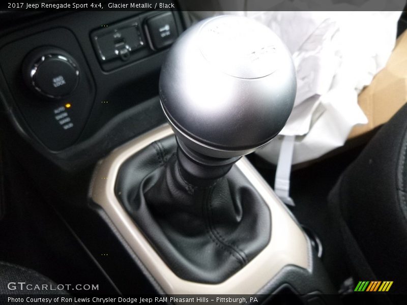 Glacier Metallic / Black 2017 Jeep Renegade Sport 4x4