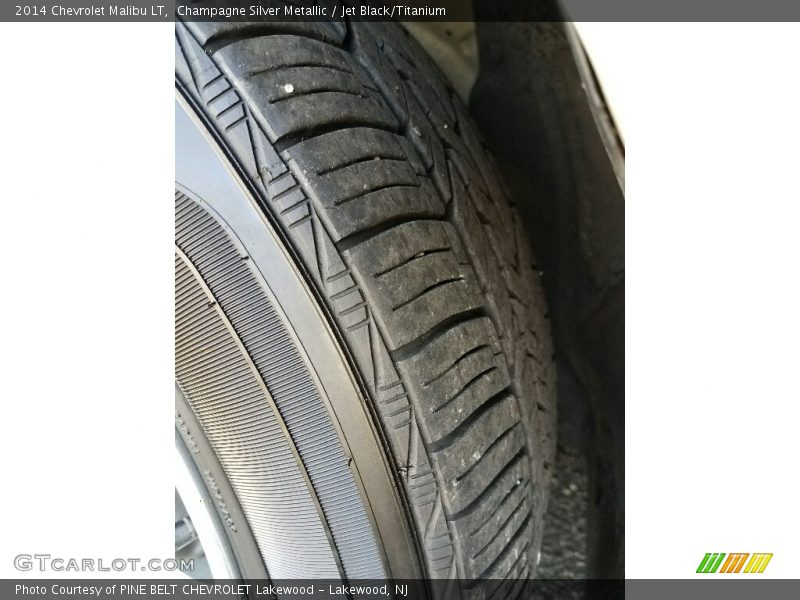 Champagne Silver Metallic / Jet Black/Titanium 2014 Chevrolet Malibu LT