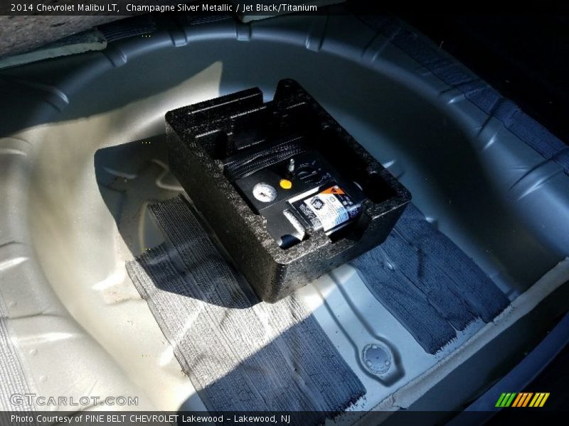 Champagne Silver Metallic / Jet Black/Titanium 2014 Chevrolet Malibu LT