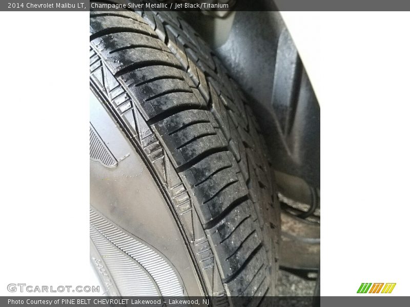 Champagne Silver Metallic / Jet Black/Titanium 2014 Chevrolet Malibu LT