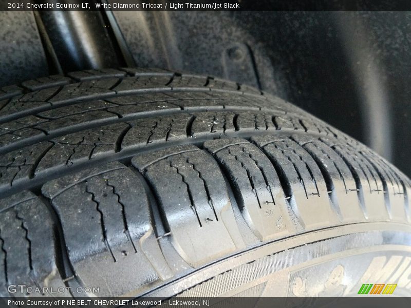 White Diamond Tricoat / Light Titanium/Jet Black 2014 Chevrolet Equinox LT