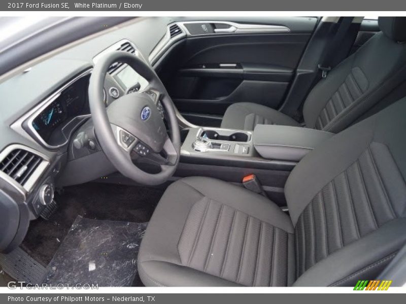 White Platinum / Ebony 2017 Ford Fusion SE