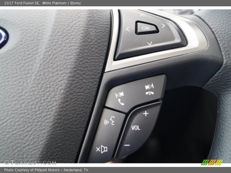 White Platinum / Ebony 2017 Ford Fusion SE