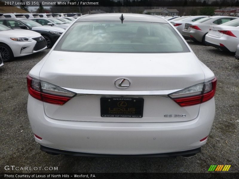 Eminent White Pearl / Parchment 2017 Lexus ES 350