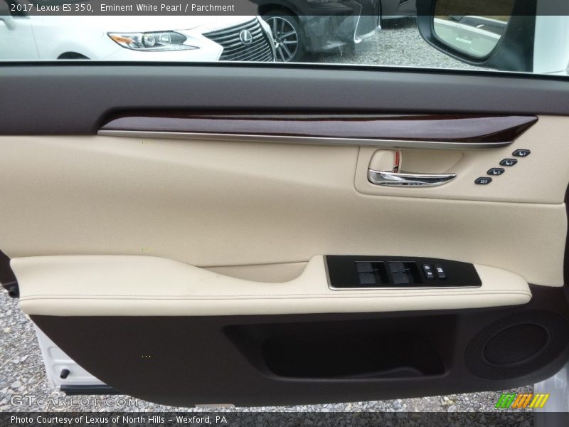Eminent White Pearl / Parchment 2017 Lexus ES 350