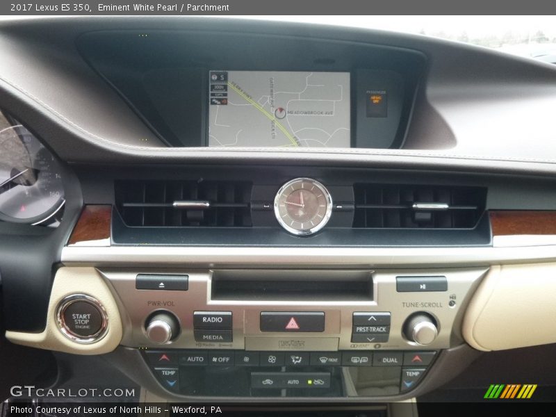 Eminent White Pearl / Parchment 2017 Lexus ES 350