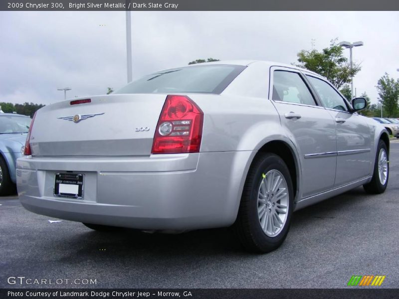 Bright Silver Metallic / Dark Slate Gray 2009 Chrysler 300