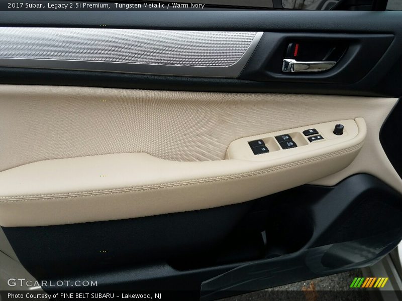 Tungsten Metallic / Warm Ivory 2017 Subaru Legacy 2.5i Premium
