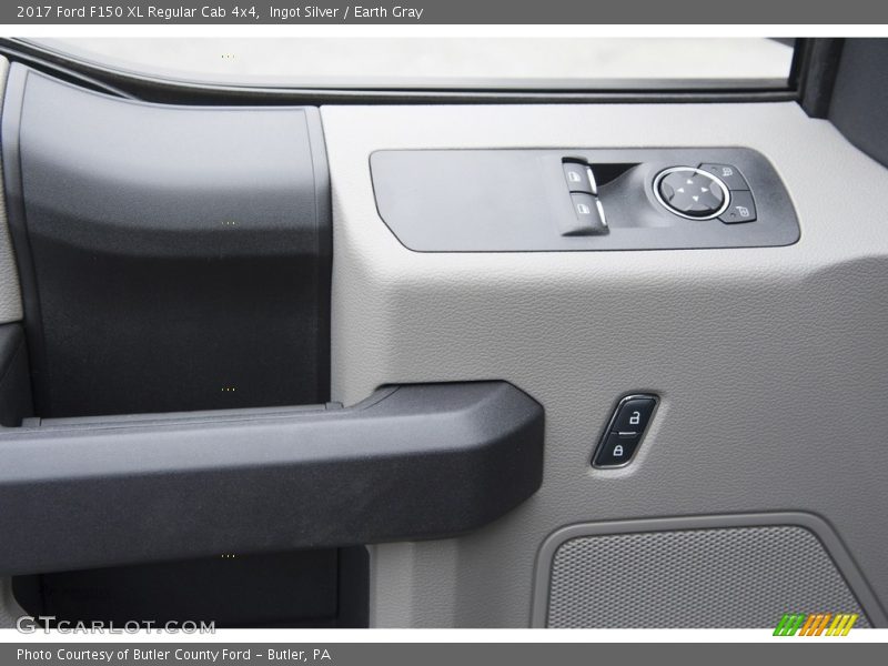 Ingot Silver / Earth Gray 2017 Ford F150 XL Regular Cab 4x4