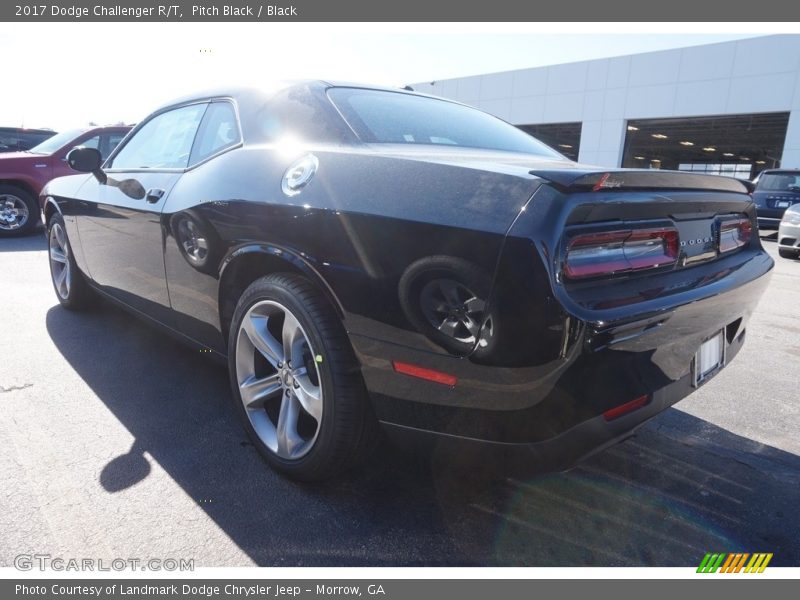 Pitch Black / Black 2017 Dodge Challenger R/T