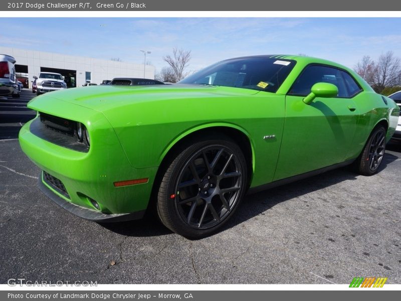 Front 3/4 View of 2017 Challenger R/T