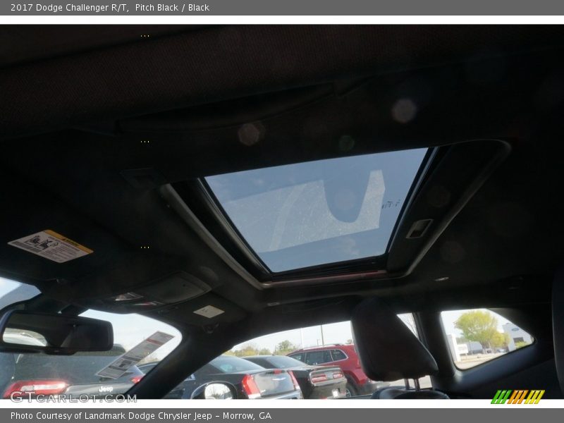 Pitch Black / Black 2017 Dodge Challenger R/T