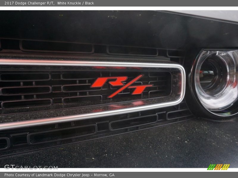 White Knuckle / Black 2017 Dodge Challenger R/T